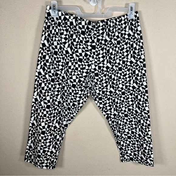 NEW JUNIORS BLACK WHITE GEOMETRIC CAPRI PANTS LEGGINGS STRETCH XXL 19 - Picture 7 of 10